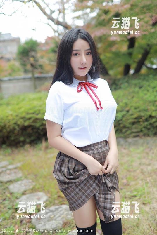 模范学院 - 伊小七MoMo连体衣高清大赏：当紧身凝聚成了主题