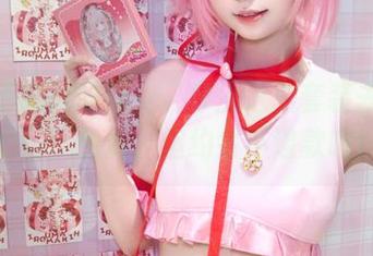 会说话的橙喵说：‘穿上这个套装去约会吧！’免费，但约会不退款哦！
