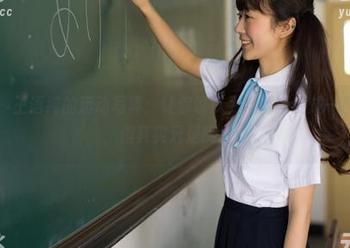 波萝社 – 王语纯的运动写真：让你误以为她刚刚完成一圈马拉松，但其实只是热身！