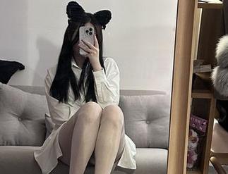 微密圈 – 玫桃泡芙的私拍写真，这个桃桃不带滤镜居然也这么凶猛。
