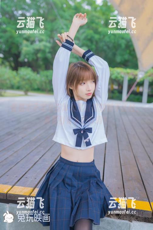 看祖木子怎么在泳池里时时刻刻不正经，是要引发水拦打吗？