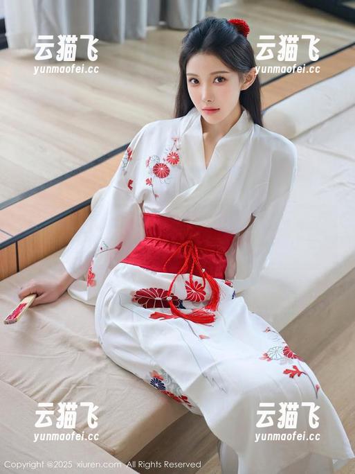 秀人网-Barbie可儿 秀人网 - Barbie可儿的豹纹美态:私房照片里隐藏了多少玩味的小心机?