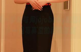 秀人网 – 学妹与周jojobaby的轻松互动：一组写真里的趣味时刻