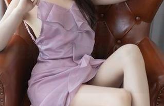 秀人网 – 夏旖诺的校服合集，随意打量之间，一些隐约的情绪悄悄浮现，是欣喜还是无奈呢？