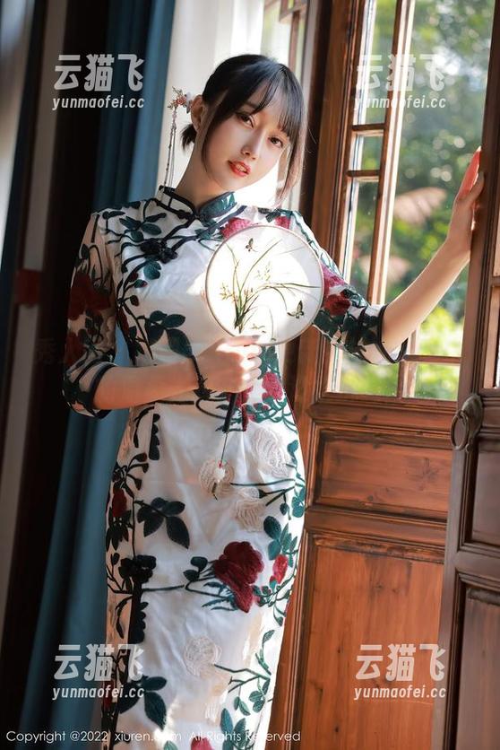秀人网 - 娜露Selena更新！她的写真中的温柔光辉，完全没抵抗力…
