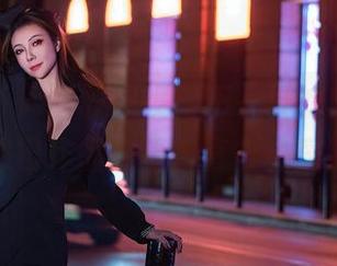秀人网 – 同样的眼镜，不一样的魔力！小热巴作品集更新直击心扉！