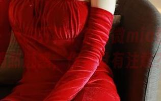 秀人网 – 低胸开襟，徐微微mia图包中的悄然魅惑，你有没有注意？