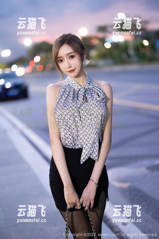 秀人网 - 听说抖娘利世的肉丝美图，会让你的下载键不停歇？敢试试看！