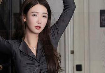 秀人网 – 不知道木子nana这礼服可不可以穿去喜宴？福利图片都太养眼了，想给我点建议嘛？