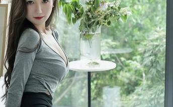 秀人网 – 李丽莎最新开启的高跟鞋旅程，哪里来的创意！