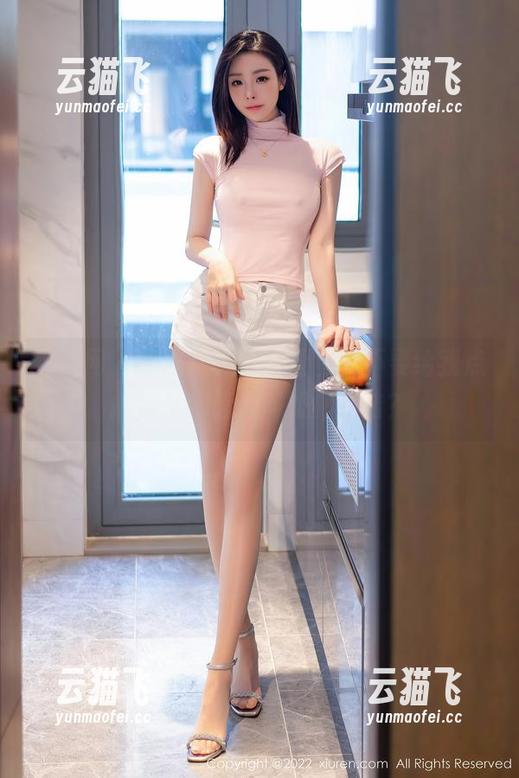 秀人网 - 校服写真，蛋蛋宝要不要给我点提示，剧情为何如此纠结？