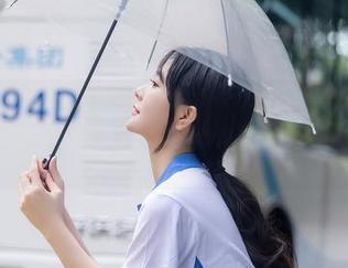 秀人网 – 一组顾欣怡高清图片，而我的日常破碎得一塌糊涂。