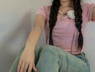 绮梦摄影 – 白色写真：章章会不会在照片里找不到自我，忽略了鲜艳的色彩？
