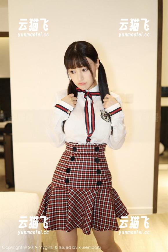 美媛馆 - 晓茜sunny的圣诞写真：我可是‘圣诞老人’前的废柴助手