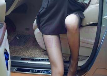 花漾show – 湿了的蓝夏Akasha与丝袜的纠葛，高清图集带你解读细节