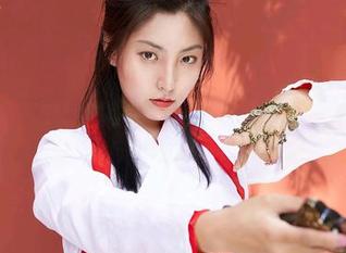 蜜桃社 – 这冰露兔女郎写真，原图里上的那些小心机，我看到了。