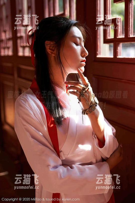 蜜桃社 - 女王气质，桃乃香Tina的原图看得我直发愣，资源值得一看！