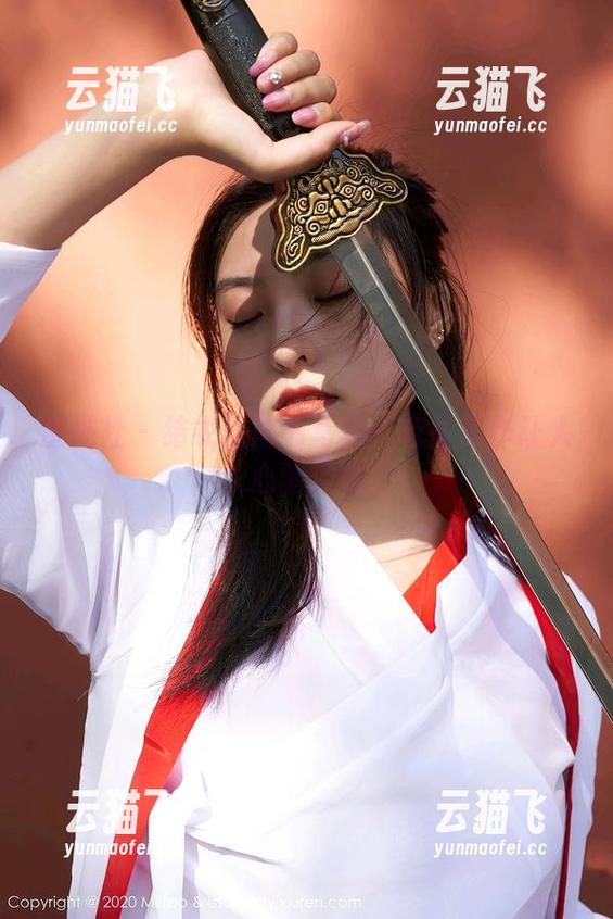 蜜桃社 - 结衣版秘书写真：有些工作让人心驰神往