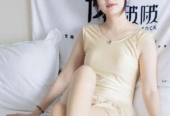 袜啵啵 – 尝尝涵涵的白棉袜全套吧，让你对袜子有新的理解…