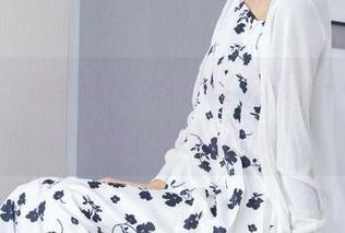 袜啵啵 – 此刻的苏苏和服原图，一种莫名的优雅在最新掠过。