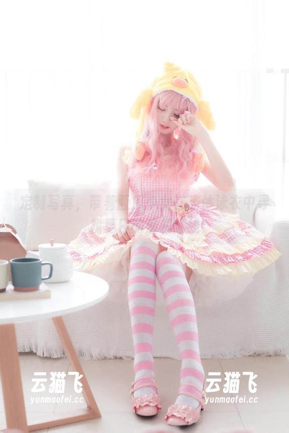 定制写真，带着西瓜少女在连体泳衣中寻找夏日的那根红线