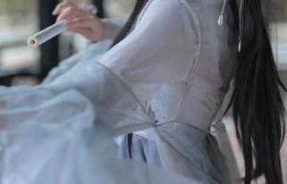 贝儿酱Miki来袭——红裙下的美图分享，听说穿上这裙子就能变身女神嘛。