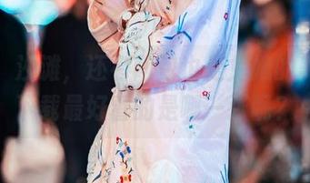 泳装、沙滩，还有阿包也是兔娘的美图，下载最好看的是哪一张呢？