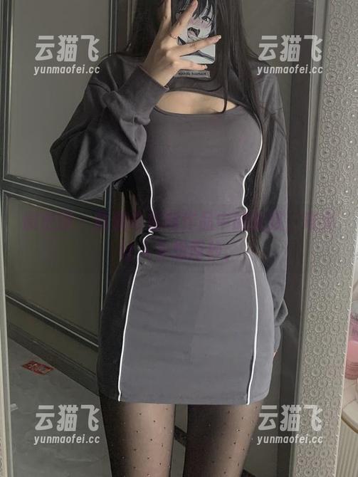微密圈 - 陈佩奇福利作品中的女孩，难免让人多想两秒。