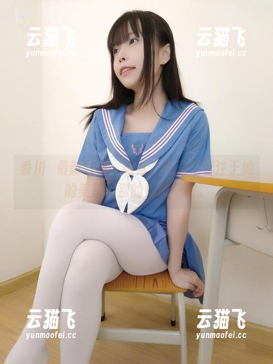 香川澪最新写真，抱歉，今天只专注于她的美脚，别的先放一边。