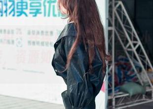 魔镜街拍 – 在纯白图集上开启艾小青的奇幻之旅，资源如同未解的拼图，乱糟糟的。